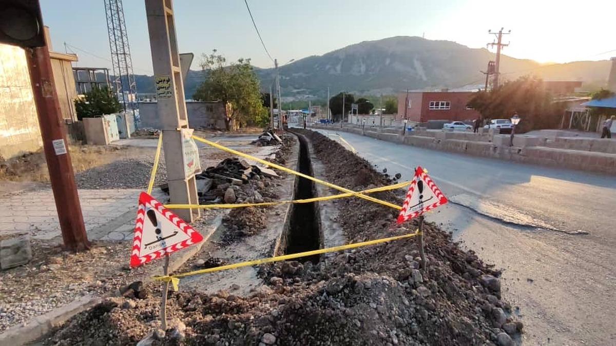 پیشرفت ۲ کیلومتری در بازسازی شبکه آب سی‌ سخت/نصب۷۵ اشتراک جدید آب در سی‌سخت