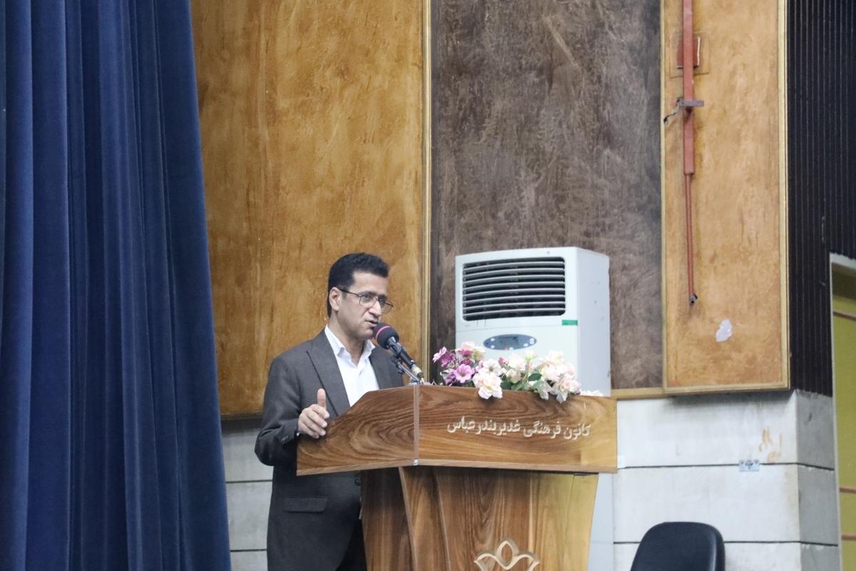 توسعه فضاها و تجهیزات آموزشی، تضمین آینده فرزندان استان