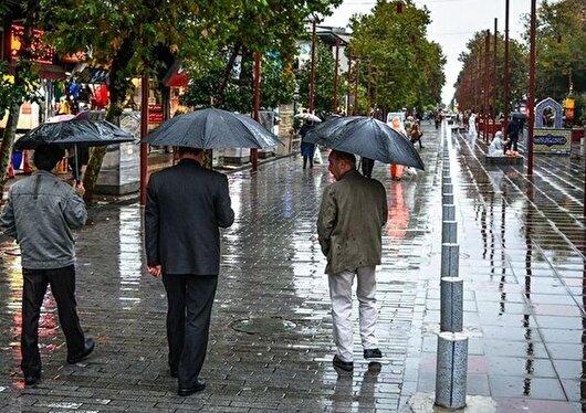 تشدید بارش باران و کاهش حداکثر ۶ درجه‌ای دمای هوای گیلان از امشب
