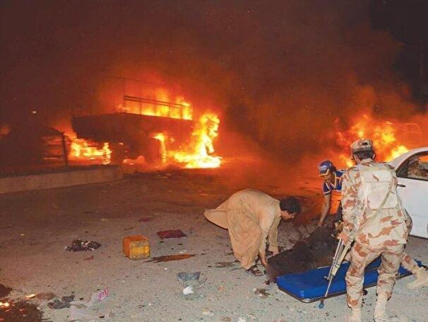 کشته شدن ۵ نظامی پاکستان بر اثر انفجار بمب