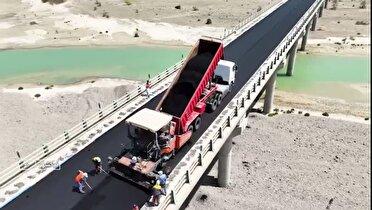 آغاز روکش آسفالت محور کنارک به نیکشهر