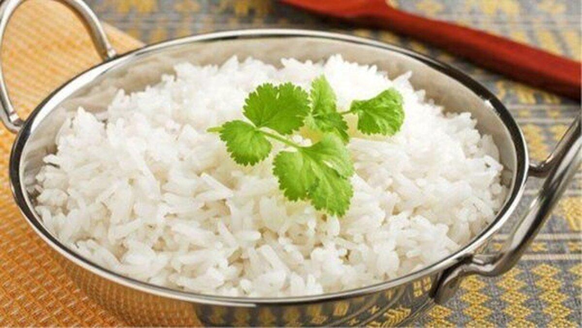 خطرات پنهان «سندروم برنج گرم شده»/ گرم کردن مجدد برنجی که ساعت‌ها بیرون مانده، خطرناک است