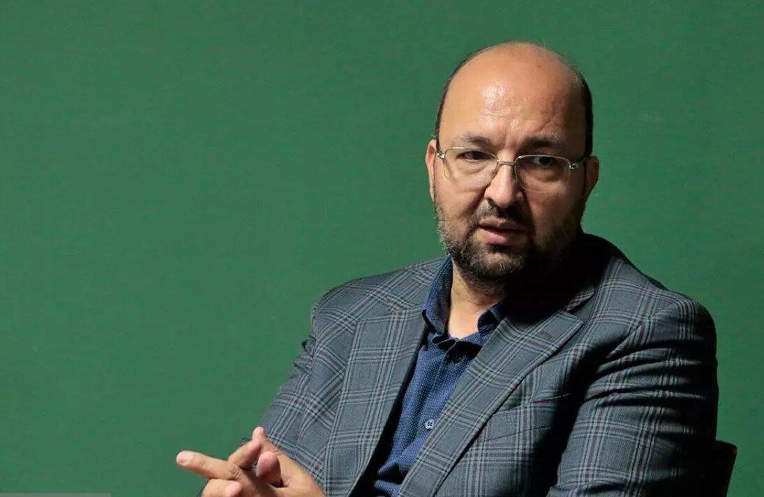 انتقاد تند جواد امام از پلمپ کافه‌ها/ نه تنها جامعه را دیندار نخواهد کرد، بلکه موجب تقابل بیشتر با مردم بخواهد شد