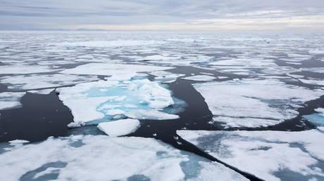 China to test Arctic express route to Europe