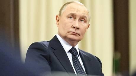 Migration, families, economy: key takeaways from Putin’s meeting with MPs
