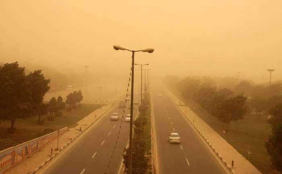 گردوغبار شهر قزوین را فرا گرفت