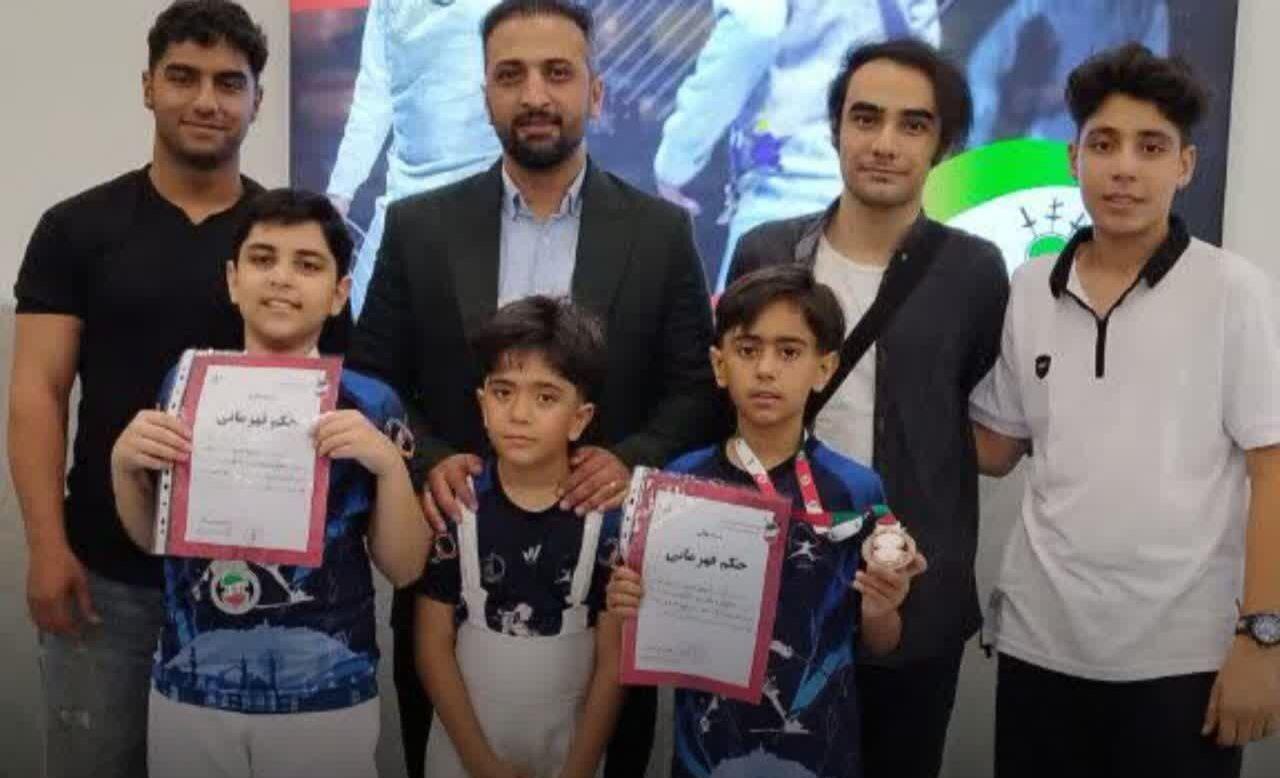 دو مدال شمشیربازان نونهال قم در رقابت‌های قهرمانی کشور