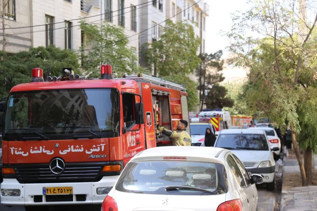 حریق ساختمان مسکونی در مرزداران؛ ۱۸ نفر نجات یافتند