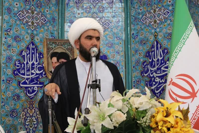 شرکت‌های بزرگ پتروشیمی و بندری به آموزش و پرورش کمک کنند