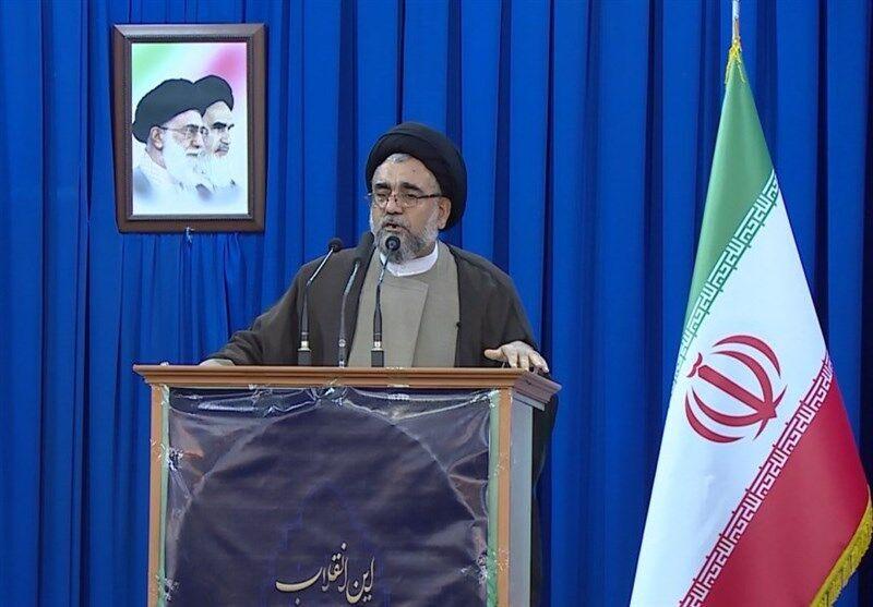 خطیب جمعه بوشهر: دستاوردها و عبرت های دفاع مقدس بازگو شود