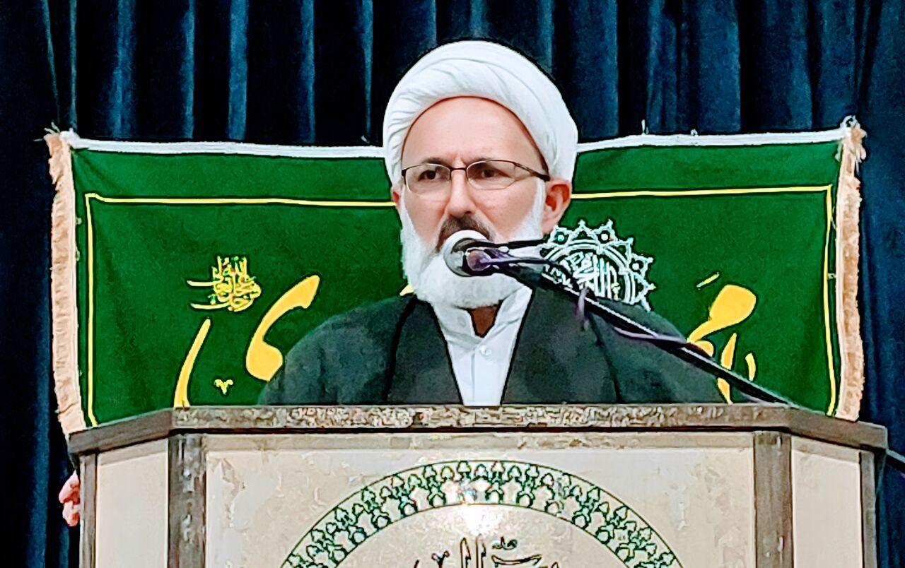 امام جمعه گلپایگان: معلمان از روش‌های نوین آموزشی برای تقویت هویت ملی بهره بگیرند
