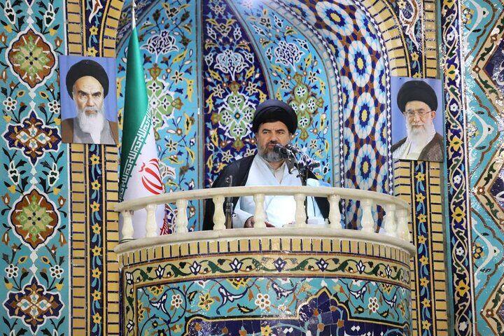امام جمعه موقت شهرکرد: دفاع مقدس یک سبک زندگی در ایران است