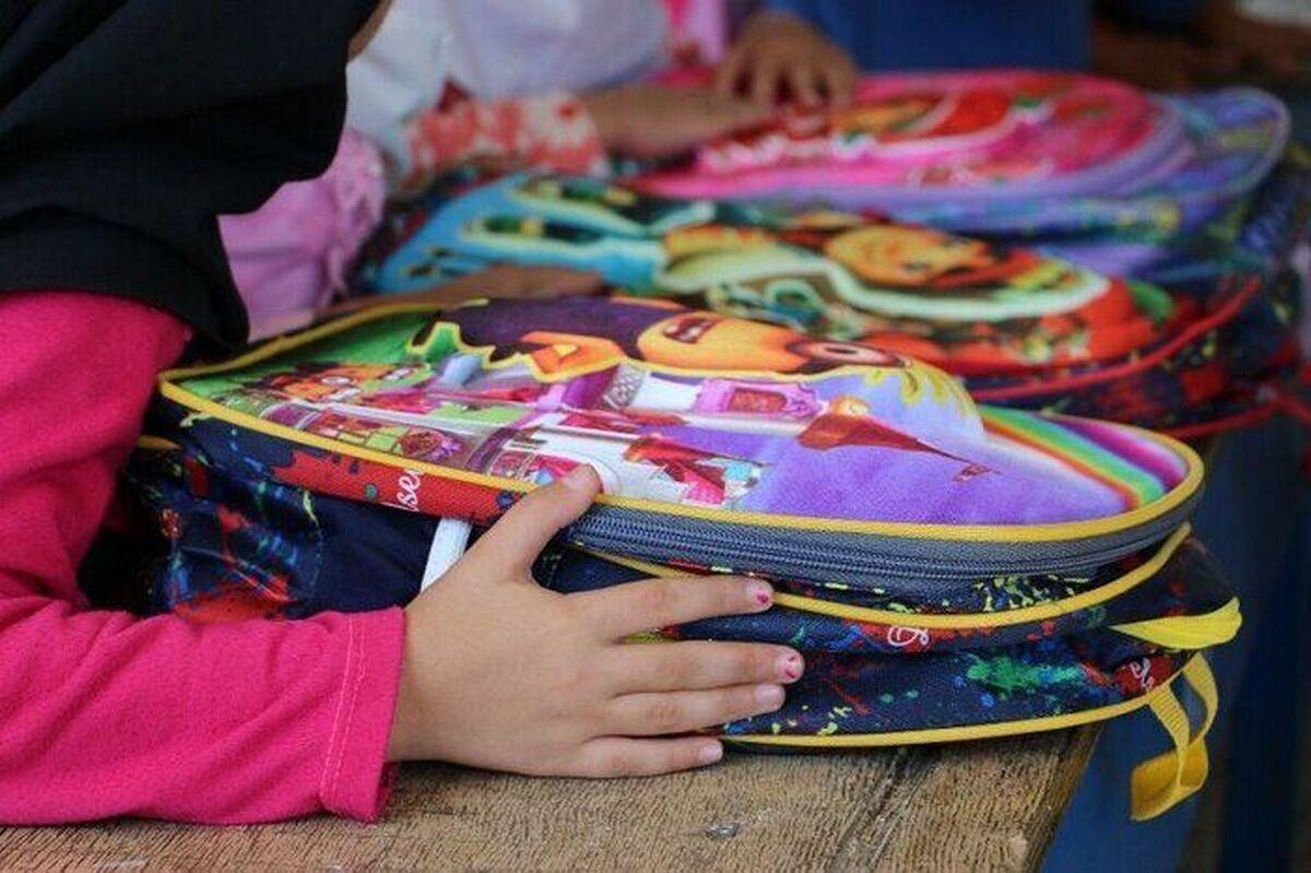 آغاز سال تحصیلی با رزمایش توزیع بسته‌های آموزشی در یزد
