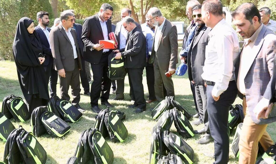 توزیع ۴ هزار بسته نوشت‌افزار در مناطق همجوار تأسیسات کارون
