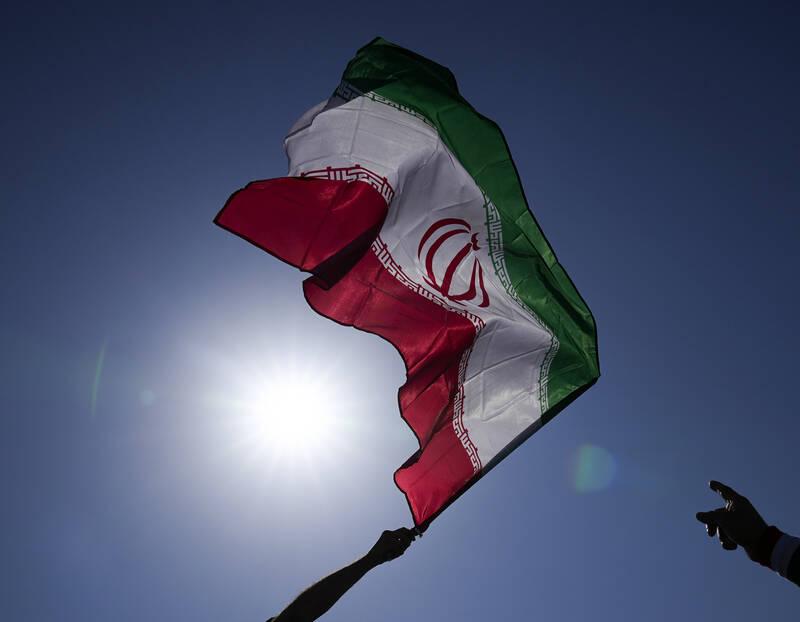 دشمن همه راه‌ها را رفت، به در بسته خورد