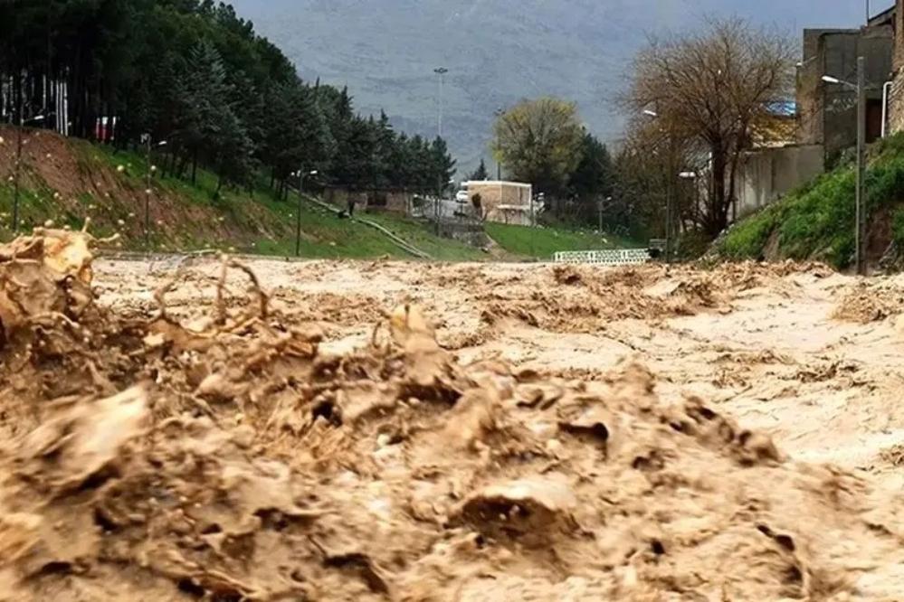 هشدار بالا آمدن ناگهانی سطح آب رودخانه‌ها و سیلابی شدن مسیل‌ها