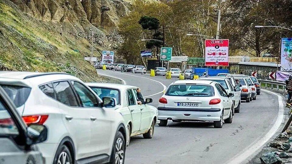 ترافیک نیمه‌سنگین در هراز؛ مه و باران در برخی محورها
