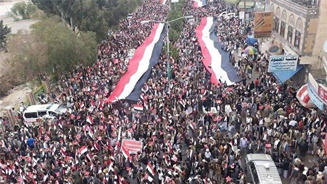 جشن و سرور یمنی‌ها در سالروز پیروزی انقلاب ۲۱ سپتامبر + فیلم