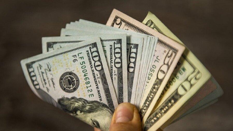 آخرین قیمت دلار، یورو و درهم در بازار ارز تجاری؛ عقب‌نشینی آهسته دلار و یورو