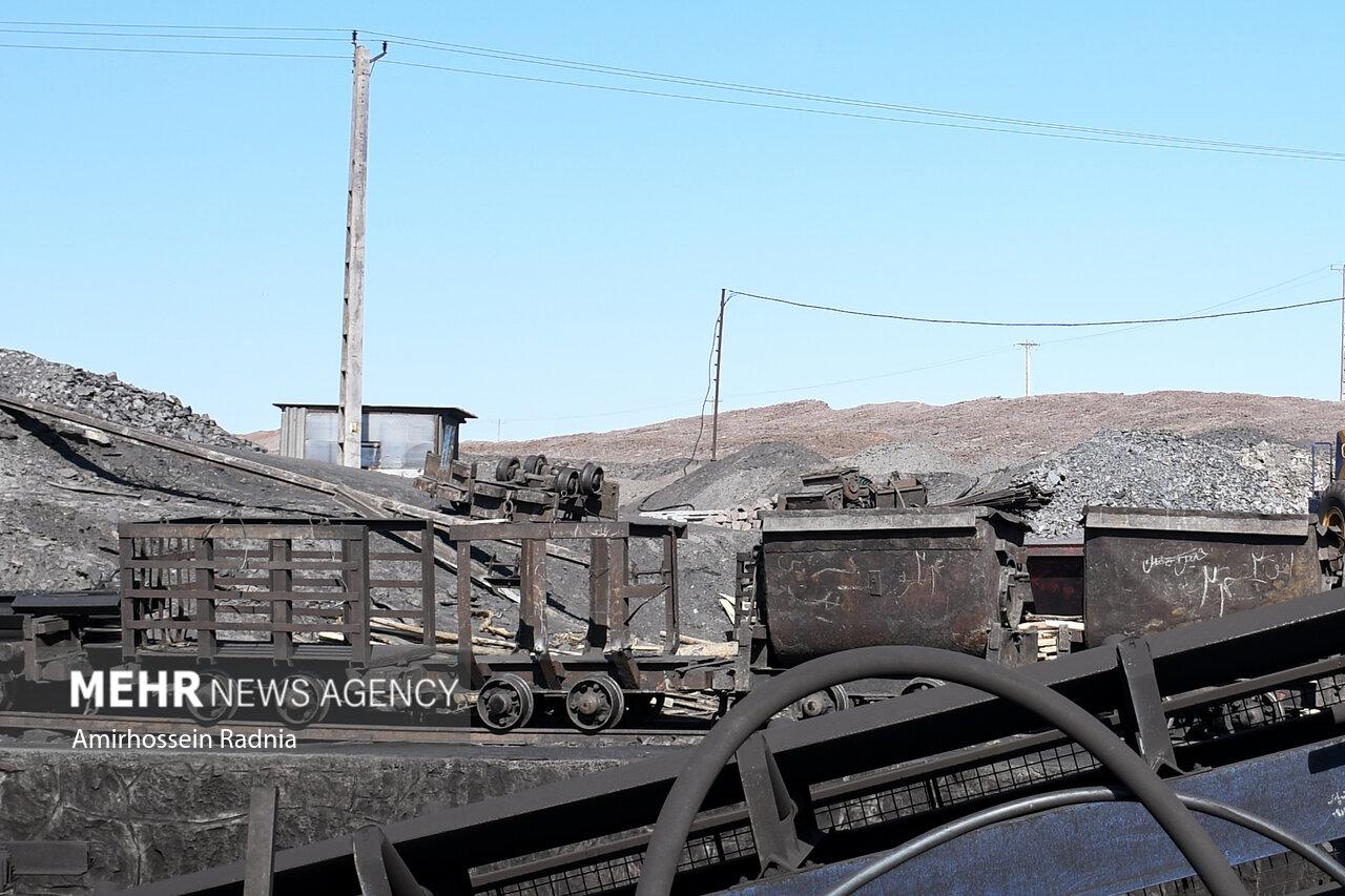 سوگ ناتمام ۵۳ خانواده داغدار معدن طبس؛ روایتی از بغض مانده بر گلو