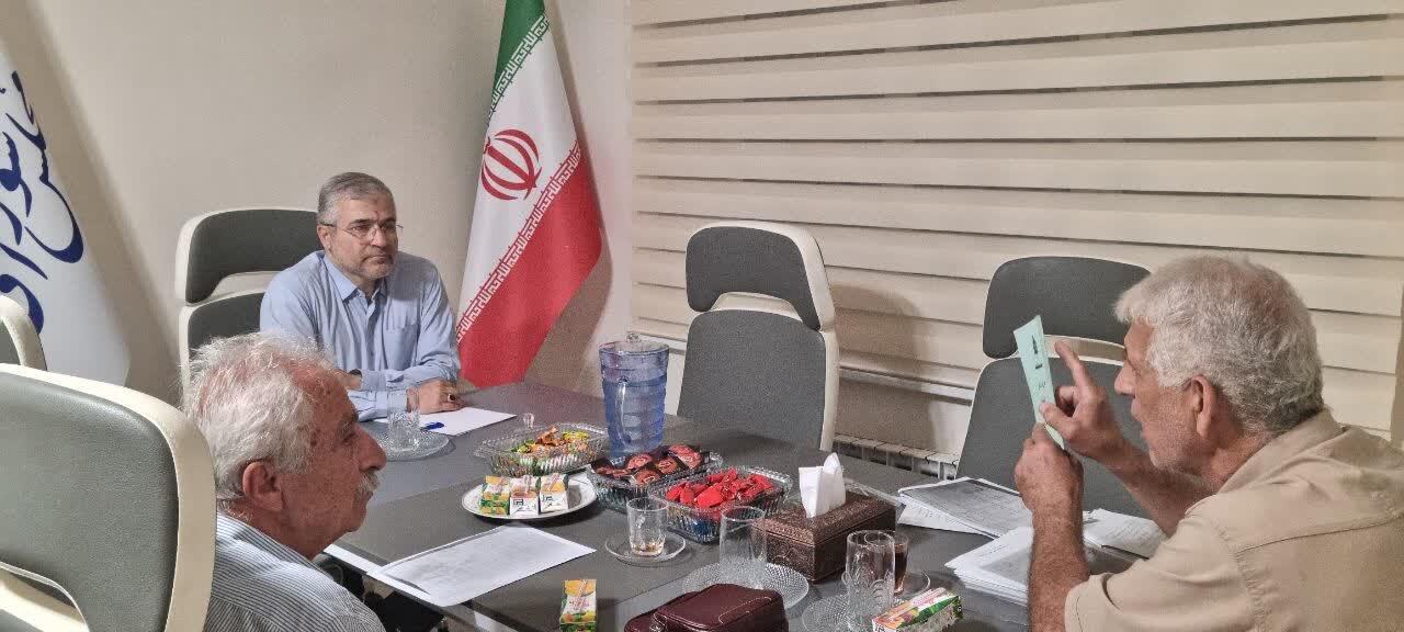پیگیری مشکلات بازنشستگان ارتش در نشست نماینده تهران با وزیر دفاع
