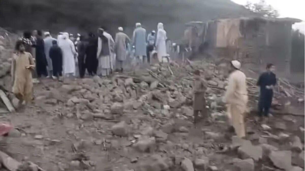 انفجار انبار مهمات ۲۴ نفر را به کام مرگ فرستاد | برخی منابع: نتیجه بمباران هوایی بخشی از عملیات ارتش پاکستان است