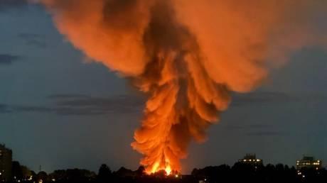 Massive blast rocks town in South West England (VIDEOS)