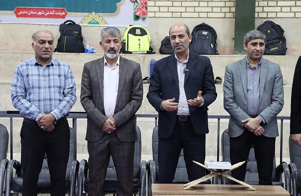 فرماندار دشتی: کشتی در شهرستان پتانسیل بالایی دارد