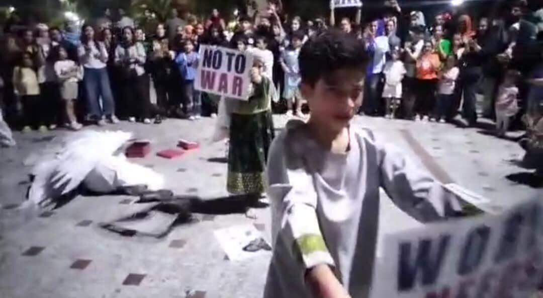 نمایش خیابانی «حمامات السلام» از خوزستان به جشنواره کرکوک عراق راه یافت