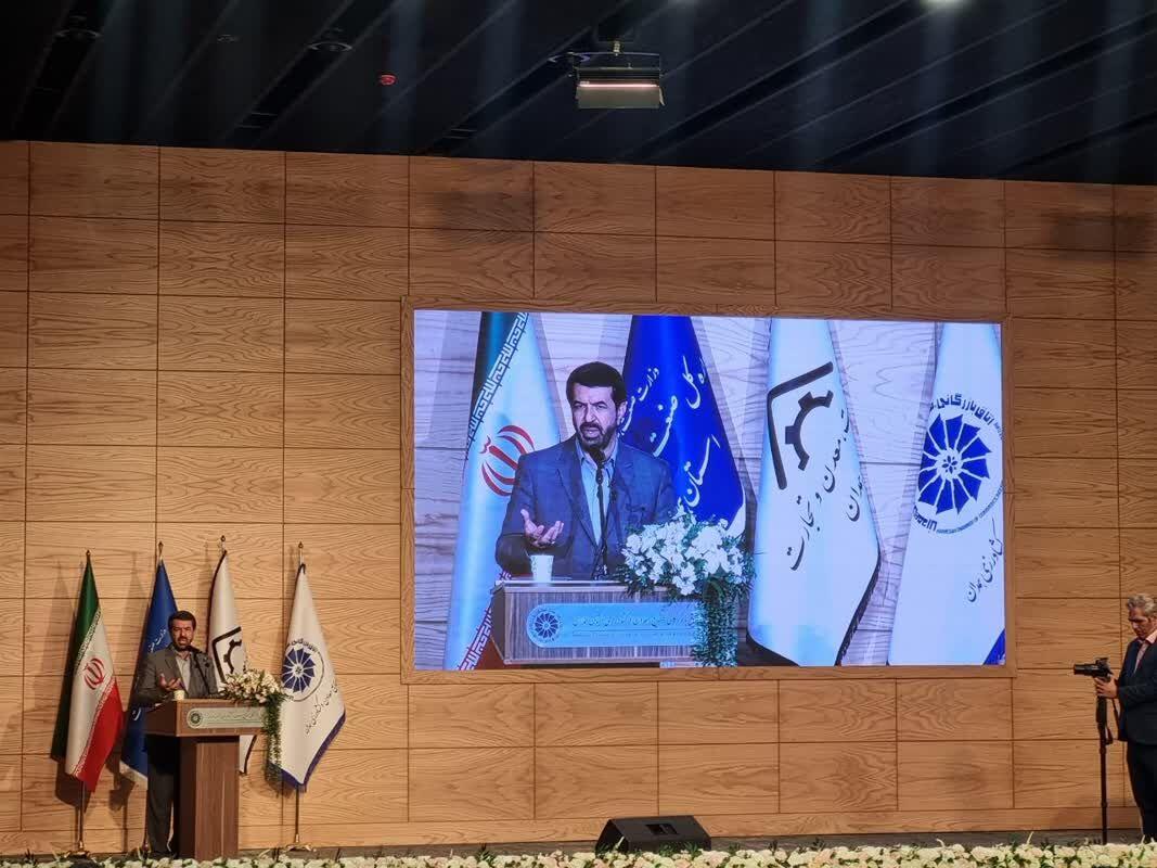 استاندار همدان: فرش قرمز واقعی برای سرمایه گذاران پهن می کنیم