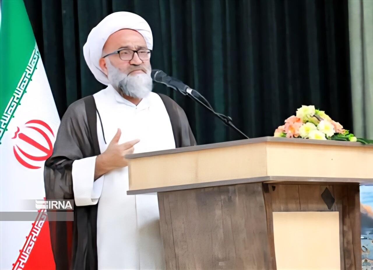 امام جمعه موقت اهواز: با تمام وجود باید از غنی‌سازی هسته‌ای در کشور دفاع کنیم