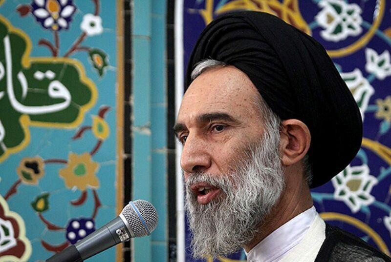 خطیب جمعه اصفهان: دشمن به دنبال از بین بردن صنعت موشکی ایران است