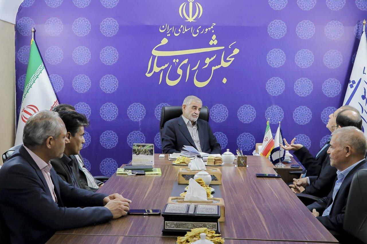 نشست جوکار با معاون فرهنگی و اجتماعی وزیر تعاون، کار و رفاه اجتماعی/ مطالبات اساسی جامعه کارگری و صنعتی استان یزد پیگیری شد