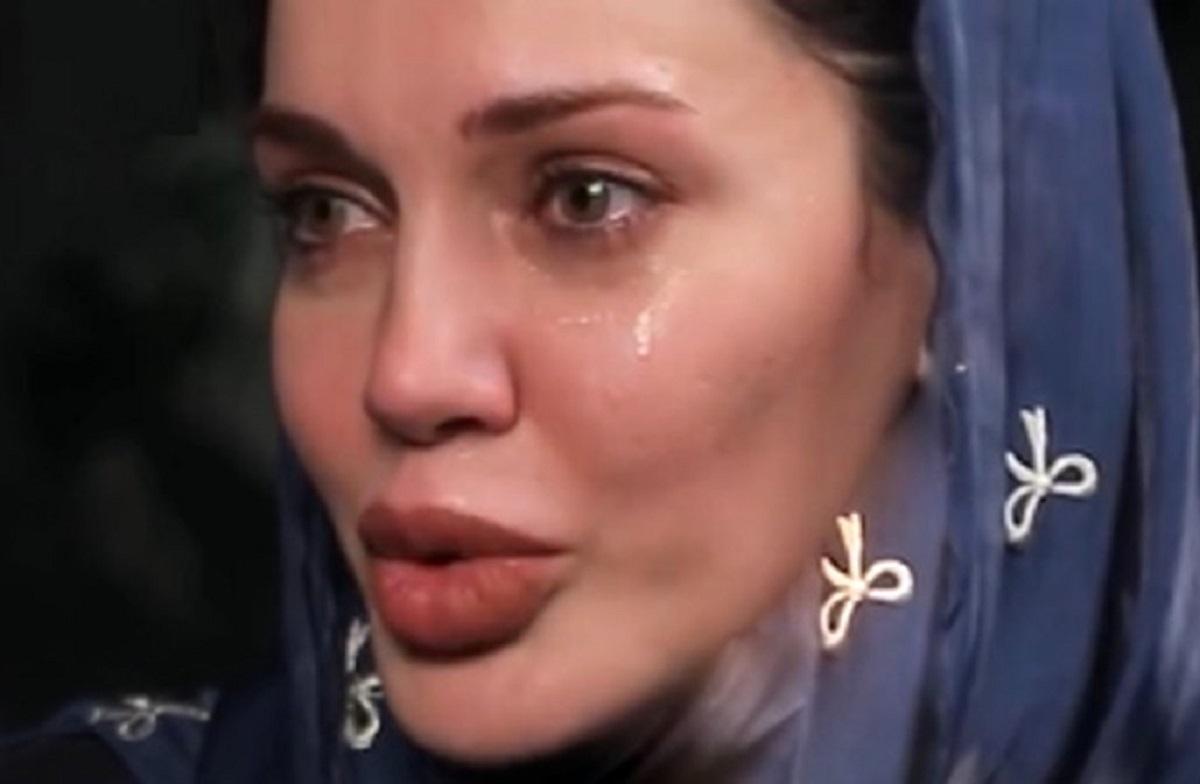 بغض و اشک جگرسوز مریم قجر: من بدل آنجلینا جولی نیستم/ مشکوک به ام اس بودم/ می گفتم امام رضا/ به من گفتن آنجلینای مناطق محروم(فیلم)