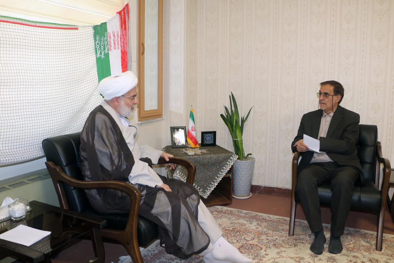 حسینی: نسل جوان در برابر تهدیدات فرهنگی باید با بصیرت‌تر پرورش یابد