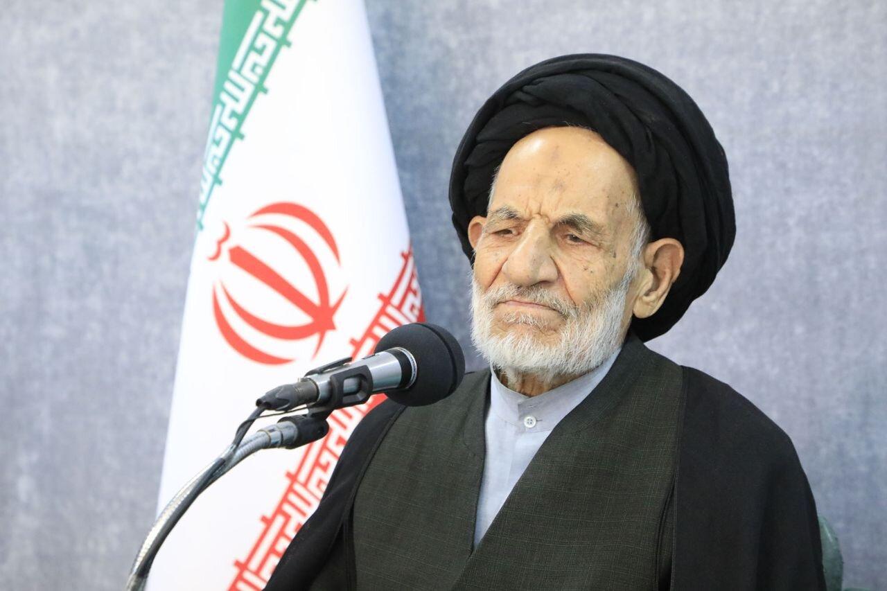 نخبگان سرمایه اصلی کشور و پشتوانه جامعه اسلامی هستند
