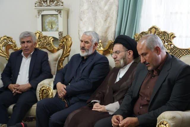 ملت ایران در مسیر بیعت با ولایت‌فقیه ثابت‌قدم مانده است