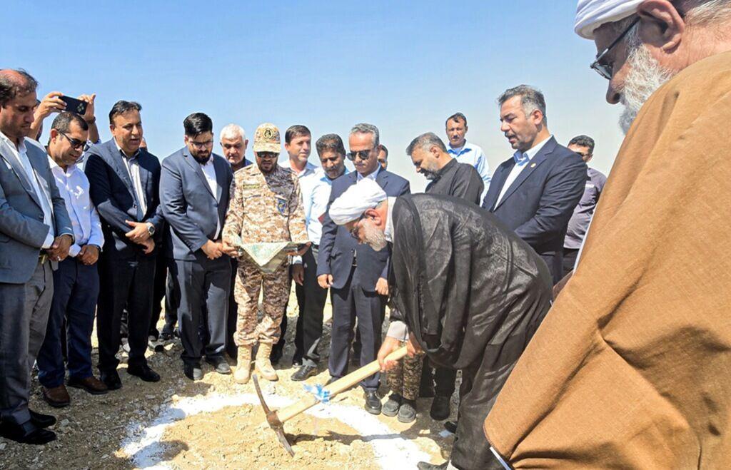عملیات اجرایی پروژه اصلاح و ترمیم بندر صیادی "شیرینو" در استان بوشهر آغاز شد
