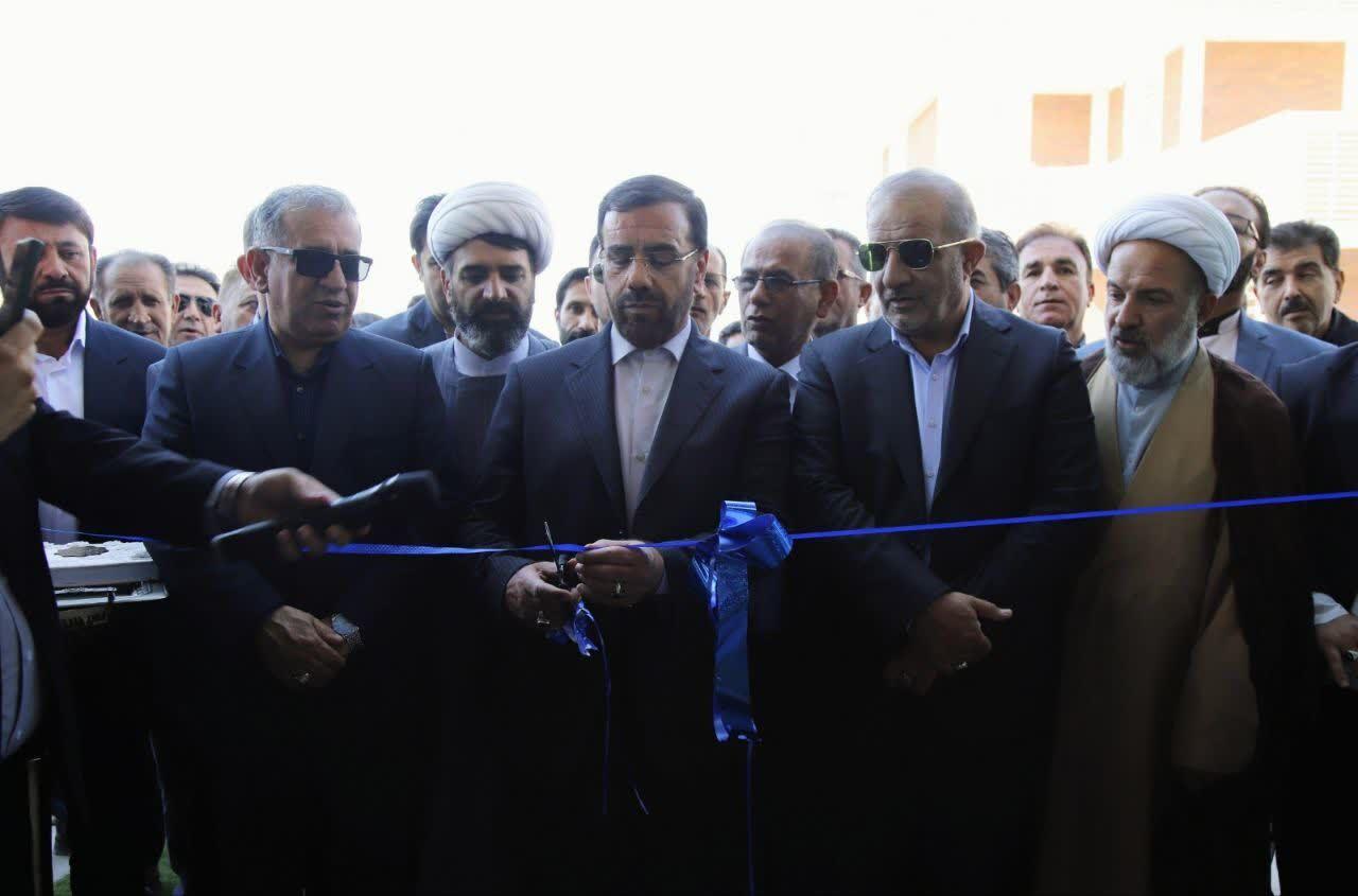 راه‌اندازی کارخانه خوراک دام و طیور آذرخش در داراب با حضور استاندار فارس