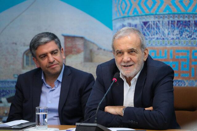انتقاد تند روزنامه اصولگرا از پزشکیان: حرفهایتان فقط بیان ضعفهاست؛بر نگرانی های فعلی می افزایید و سیاه نمایی می کنید