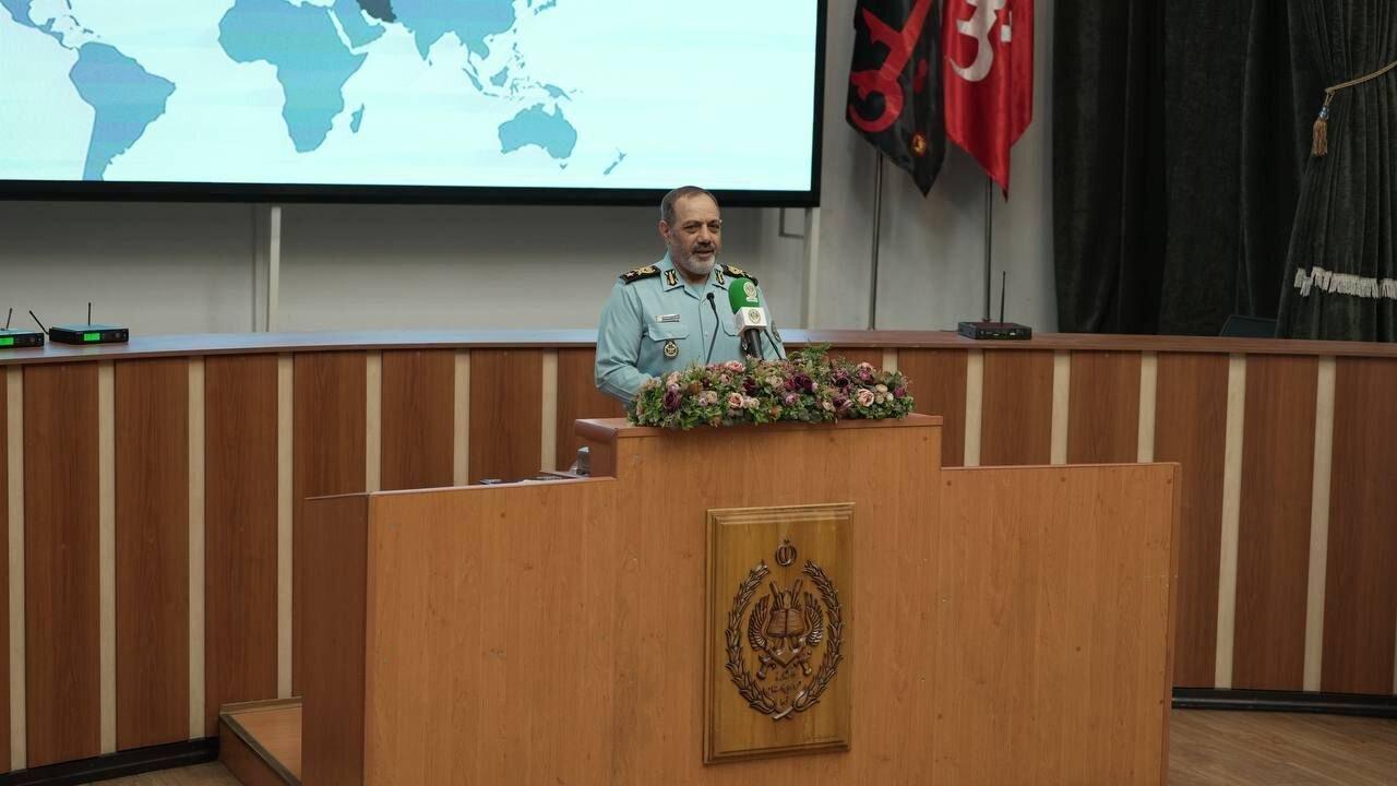 توصیف وزیر دفاع از ایدئولوژی اسرائیل؛ می‌گویند بشر فقط ما هستیم و کودک فلسطینی که در جنگ کشته می‌شود بشر نیست/ جنگ اقتصادی چه نفعی برای اسرائیل دارد؟