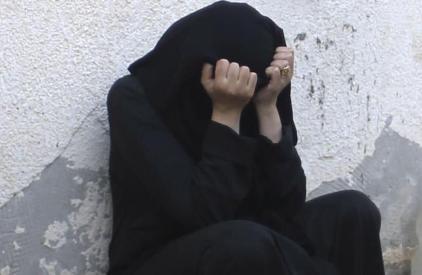 اغفال زن مسافر توسط مرد چرب‌زبان | مرا به مسافرخانه برد و...