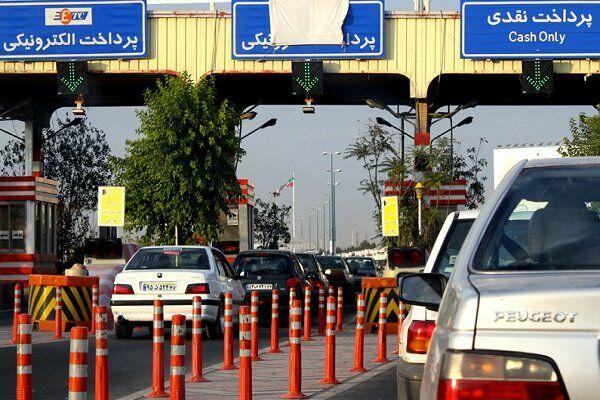 انتقاد معاون وزیر راه از عوارض ۱۰ هزار تومانی برخی آزادراه‌ها/پرداخت الکترونیکی عوارض حذف می‌شود؟