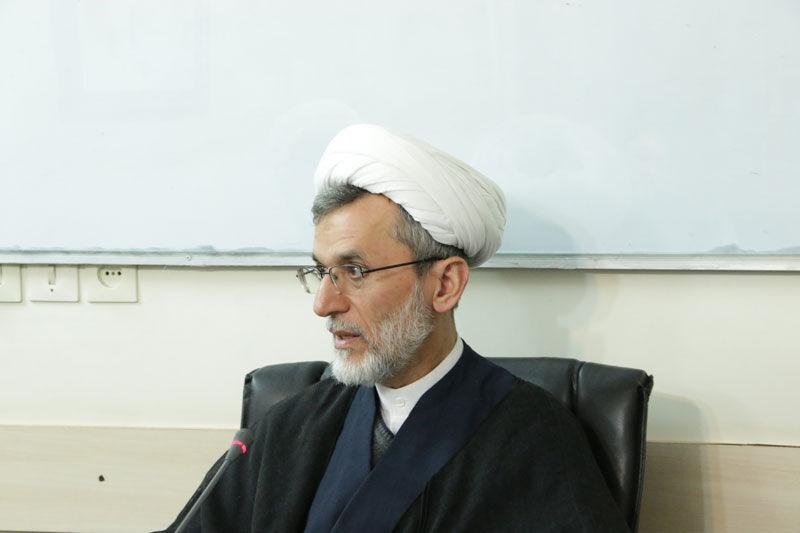 نگاهی تطبیقی به مبانی فلسفی اخلاق و معنویت سکولار و تفاوت آن با اخلاق و عرفان دینی