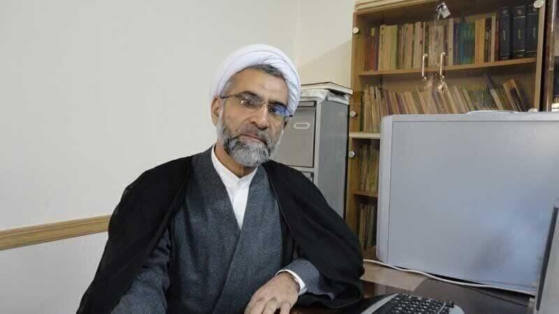 استاد مدرسه علمیه آیت الله یثربی: مومنین در هرحال خود را در محضر خدا ببینند