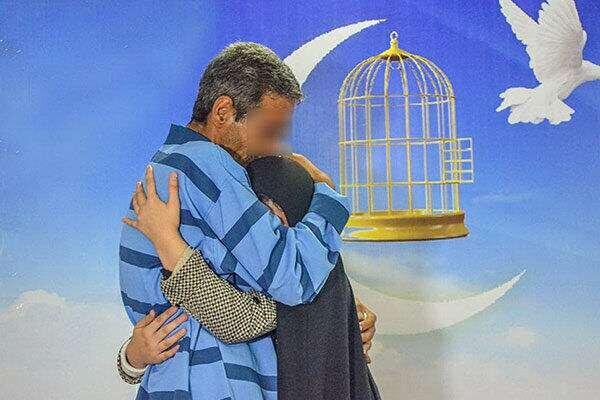 عفو ۱۴۰۰ زندانی در قم با موافقت مقام معظم رهبری