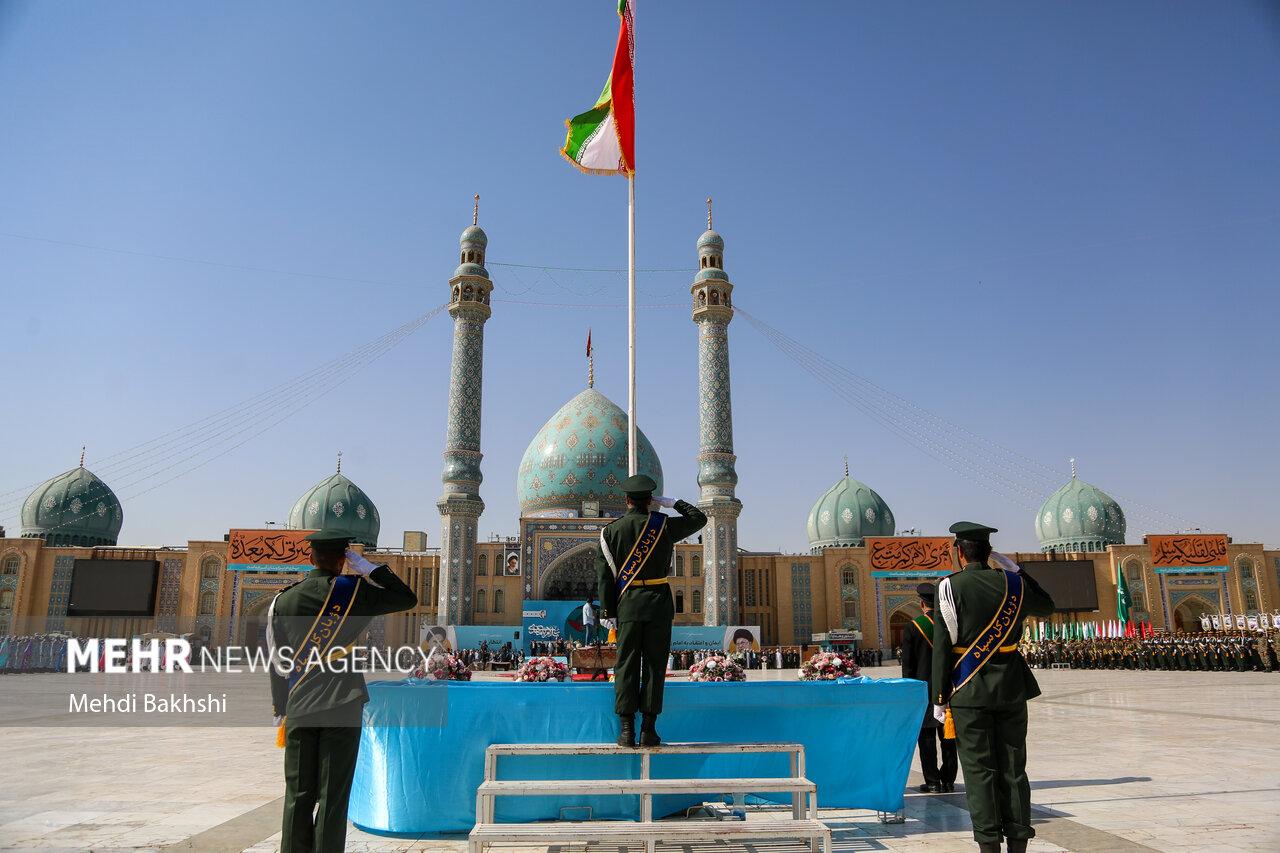 مسجد مقدس جمکران «خادم افتخاری» جذب می‌کند