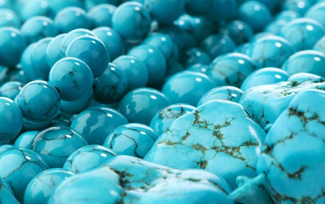 فیروزه در فرهنگ و ادب فارسی، ماجرای کمک رستم به بیژن با نگین فیروزه‌اش