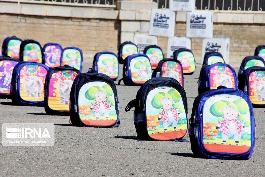 ۶۶۰۰ بسته تحصیلی به دانش آموزان مددجوی زنجان اهدا می‌شود