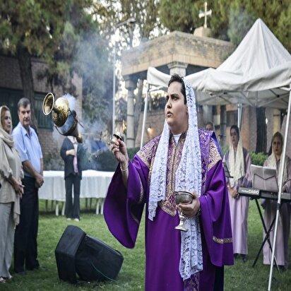 تصاویر: مراسم بزرگداشت صلیب مقدس